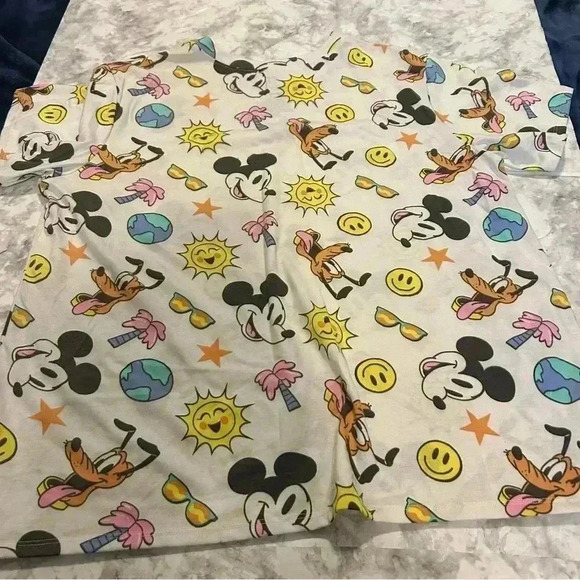 Women’s Disney Mickey Mouse Pluto All Over Summer Fun Print Shirt Size 2XL - Picture 4 of 4